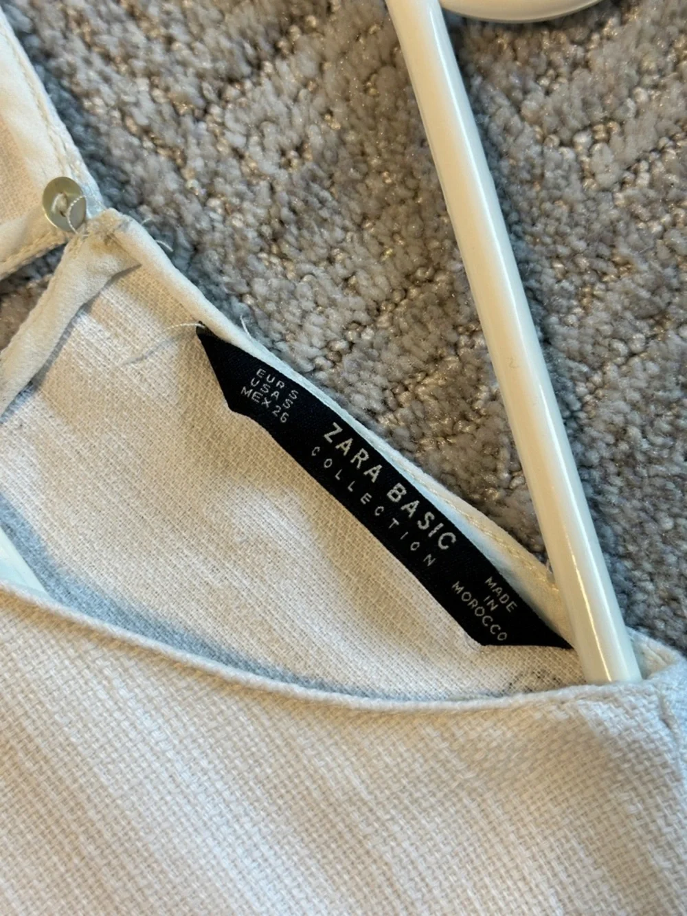 Zara White Embroidered Long Sleeve Top – Frayed Hem (Small) - Picture 6 of 8